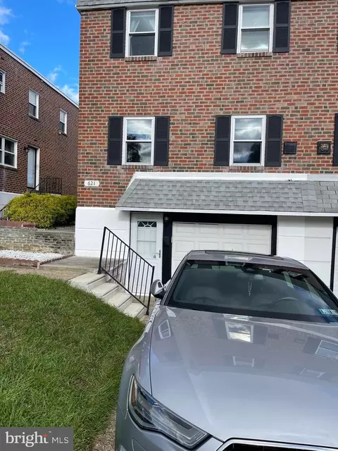 621 Lawler St, Philadelphia, PA 19116