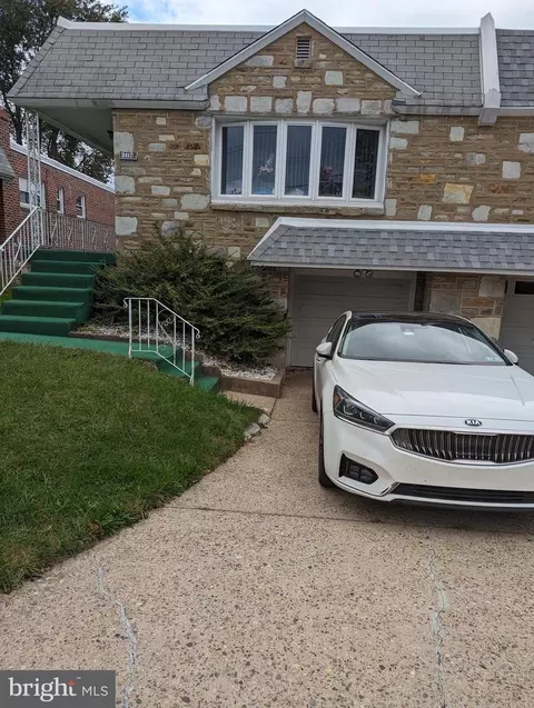 2217 Napfle St, Philadelphia, PA 19152