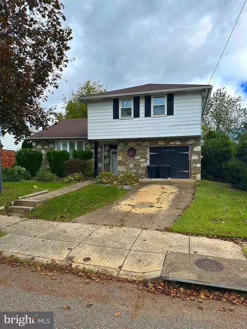 109 Almatt Dr, Philadelphia, PA 19115