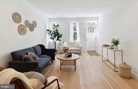 621 Emily St, Philadelphia, PA 19148