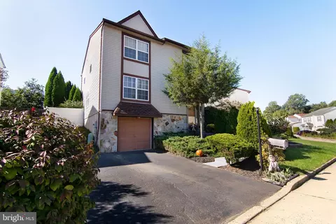 12857 Mccarthy Cir, Philadelphia, PA 19154