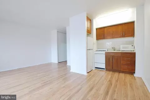 2101 Chestnut St #1124, Philadelphia, PA 19103