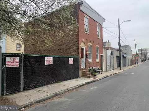 2556 Emery St, Philadelphia, PA 19125