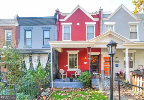 7132 Bryan St, Philadelphia, PA 19119