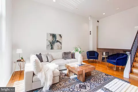 1013 Lombard St, Philadelphia, PA 19147