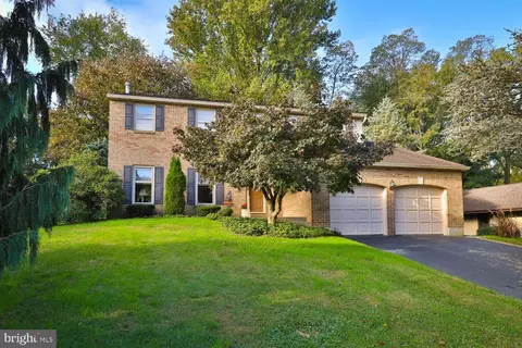 917 Sequoia Rd, Philadelphia, PA 19128