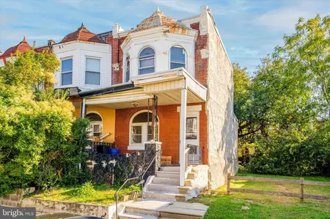 4845 N Warnock St, Philadelphia, PA 19141