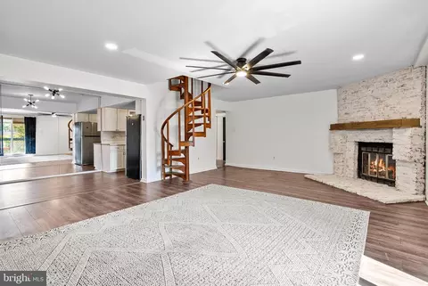 3750 Clarendon Ave #33, Philadelphia, PA 19114