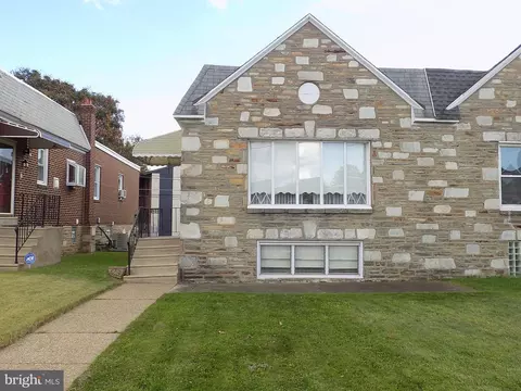 7705 Bradford St, Philadelphia, PA 19152