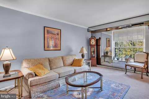 4000 Gypsy Ln #219A2, Philadelphia, PA 19129