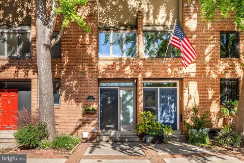 729 Bradford Aly, Philadelphia, PA 19147