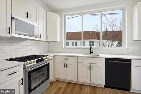 2430 N Waterloo St, Philadelphia, PA 19133