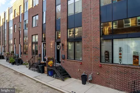 1330 S Woodstock St, Philadelphia, PA 19146