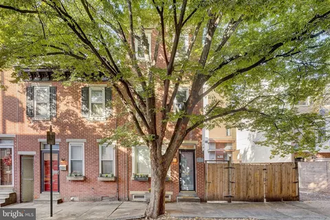 956 N Lawrence St #A, Philadelphia, PA 19123