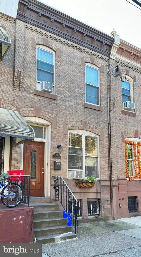 1018 Jackson St, Philadelphia, PA 19148