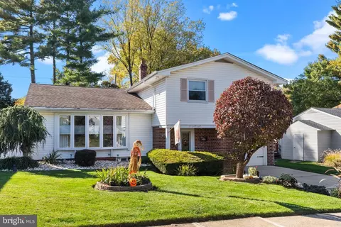 1028 Bloomfield Ave, Philadelphia, PA 19115
