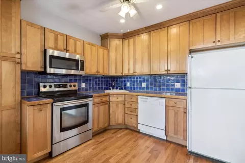 224 Carson St, Philadelphia, PA 19127