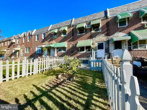 7245 Oakland St, Philadelphia, PA 19149