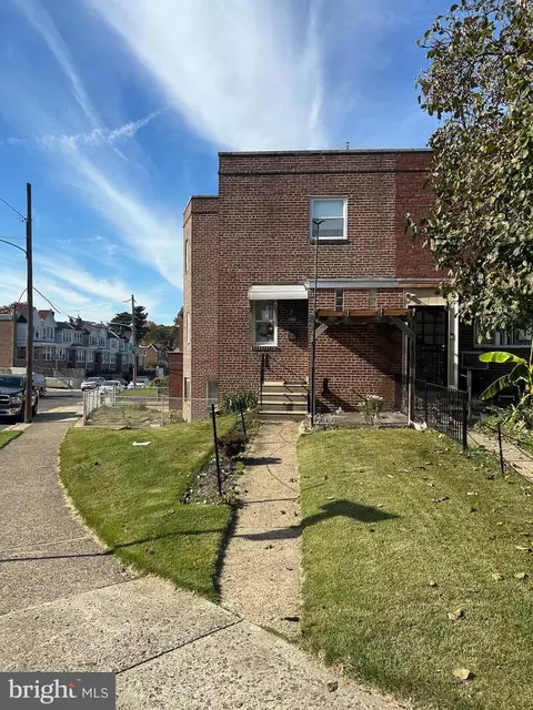 5970 Reach St, Philadelphia, PA 19120