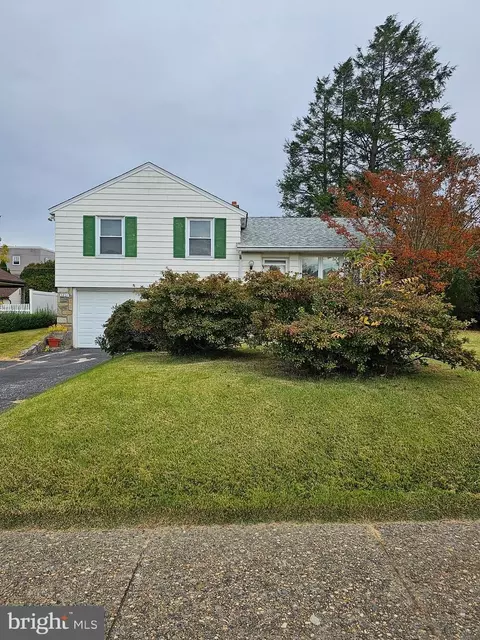 3821 Chalfont Dr, Philadelphia, PA 19154