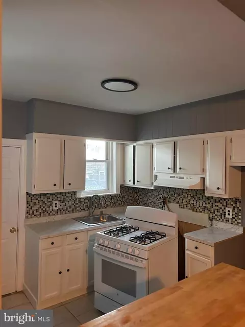 1633 Worrell St, Philadelphia, PA 19124