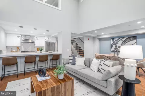 262 S 16th St #2, Philadelphia, PA 19102
