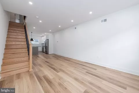 1906 S Warnock St, Philadelphia, PA 19148