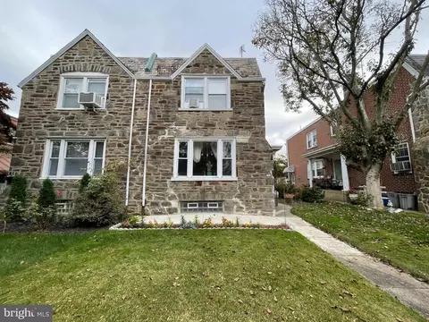 814 Kerper St, Philadelphia, PA 19111