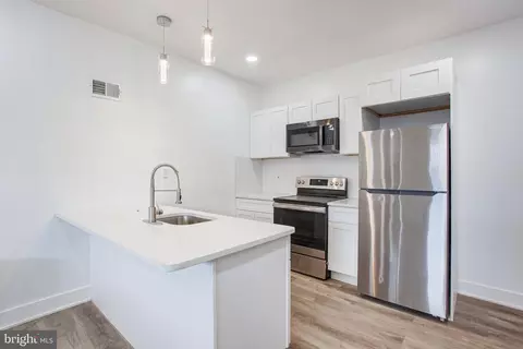 6107 Spruce St, Philadelphia, PA 19139