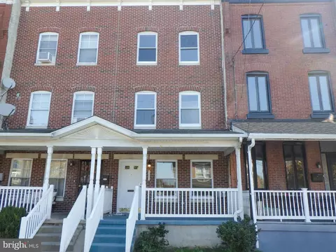 725 N 44th St, Philadelphia, PA 19104