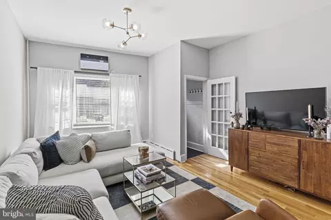 731 Montrose St, Philadelphia, PA 19147
