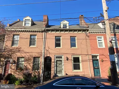 790 S Front St, Philadelphia, PA 19147