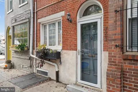 724 S 7th St, Philadelphia, PA 19147