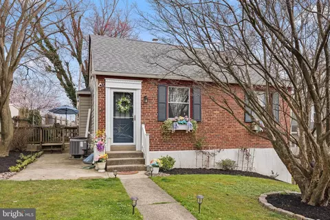 14015 Napier St, Philadelphia, PA 19116