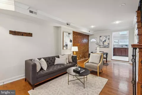 826 League St, Philadelphia, PA 19147