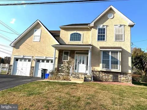 9710 Bridle Rd, Philadelphia, PA 19115