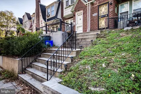 6220 N Hancock St, Philadelphia, PA 19120
