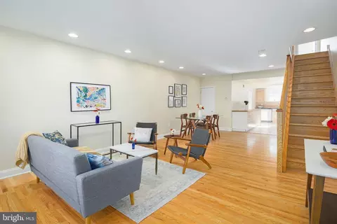 920 Moore St, Philadelphia, PA 19148