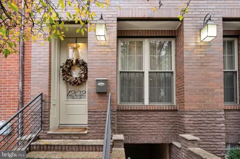 1202 Reed St, Philadelphia, PA 19147