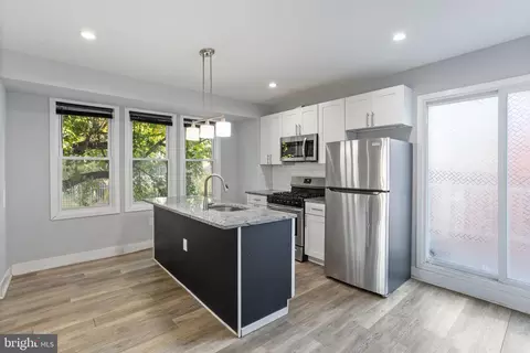 1401 S Napa St, Philadelphia, PA 19146