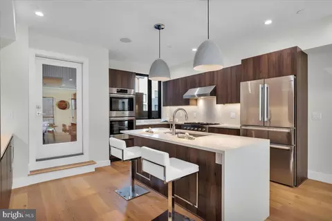 2129 Arch St #A, Philadelphia, PA 19103