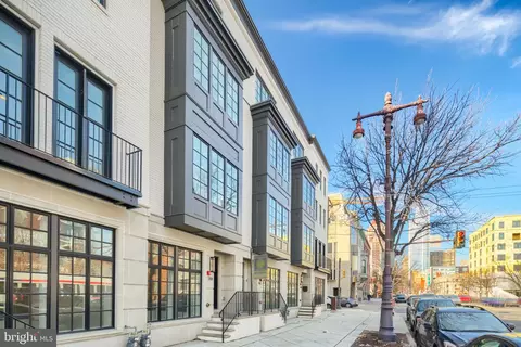 744 S Broad St, Philadelphia, PA 19146