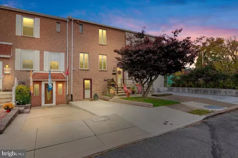 4245 Chalfont Pl, Philadelphia, PA 19154