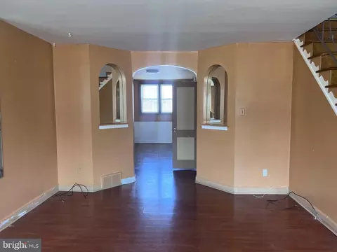 6636 Akron St, Philadelphia, PA 19149