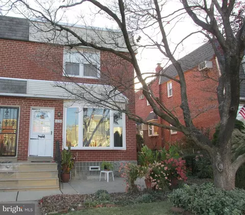 1024 Loney St, Philadelphia, PA 19111