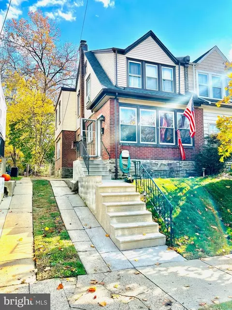 6819 Oakley St, Philadelphia, PA 19111
