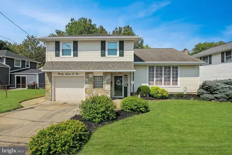 9702 Wynmill Rd, Philadelphia, PA 19115