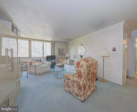 1919 Chestnut St #716, Philadelphia, PA 19103