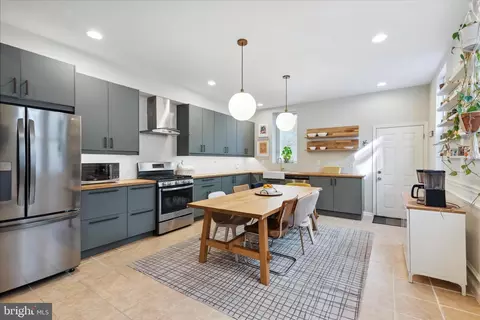 215 W Pomona St, Philadelphia, PA 19144