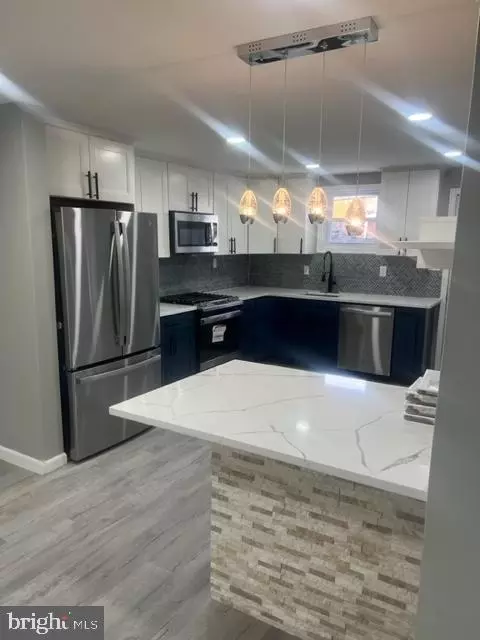 2125 S 58th St, Philadelphia, PA 19143